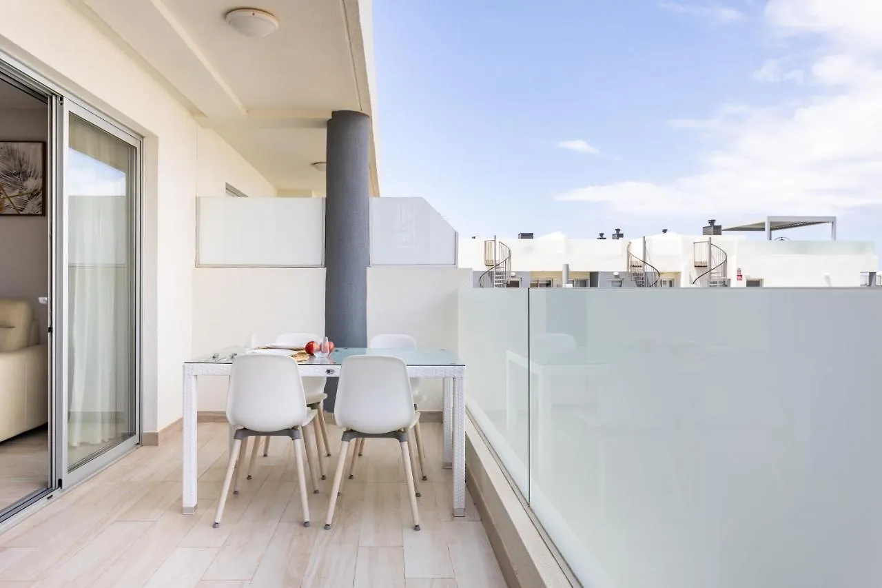 アパート Home2Book Stylish & Relax Attic La Tejita, Pool
