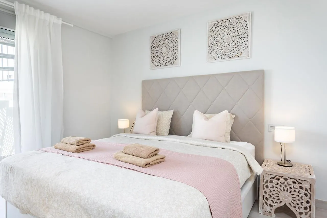 アパート Home2Book Stylish & Relax Attic La Tejita, Pool