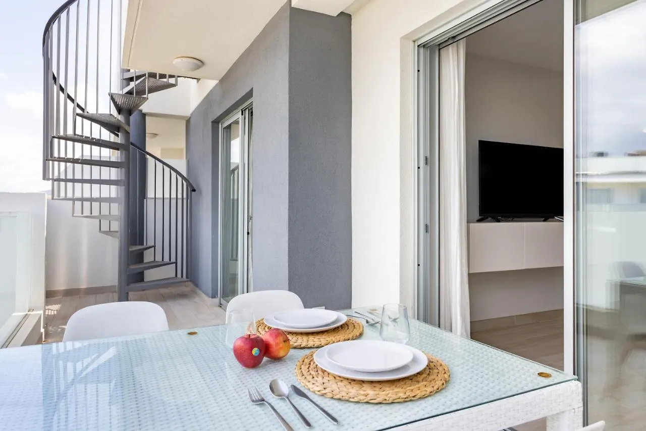 Home2Book Stylish & Relax Attic La Tejita, Pool アパート
